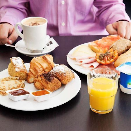 Ibis Barcelona Molins De Rei Ξενοδοχείο Εξωτερικό φωτογραφία
