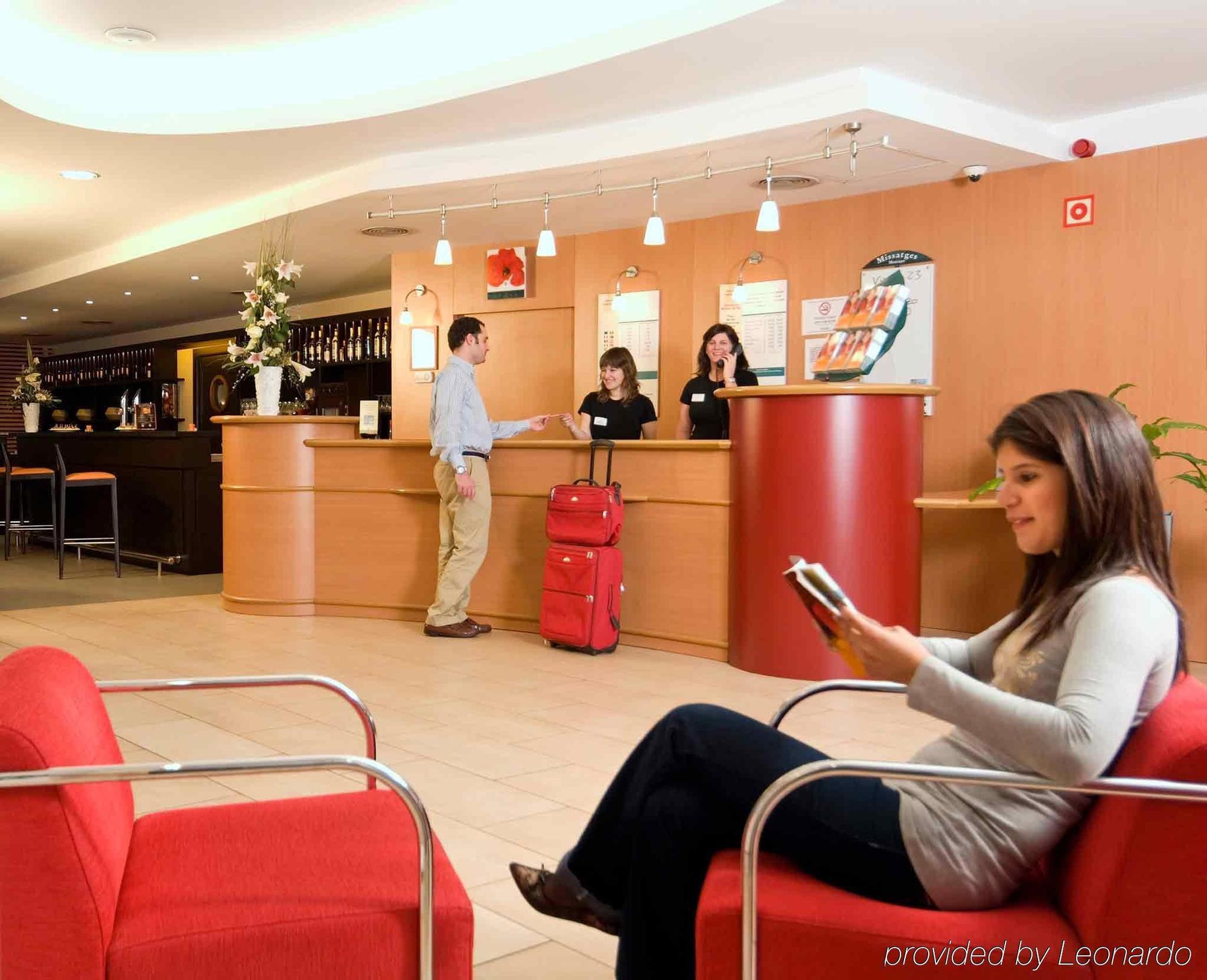 Ibis Barcelona Molins De Rei Ξενοδοχείο Εξωτερικό φωτογραφία