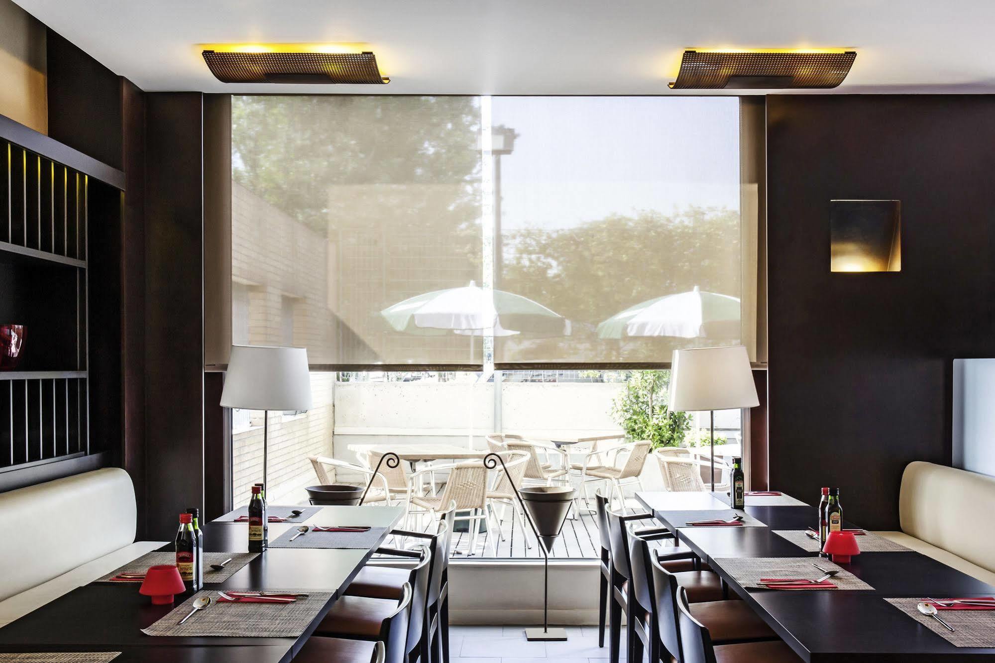 Ibis Barcelona Molins De Rei Ξενοδοχείο Εξωτερικό φωτογραφία