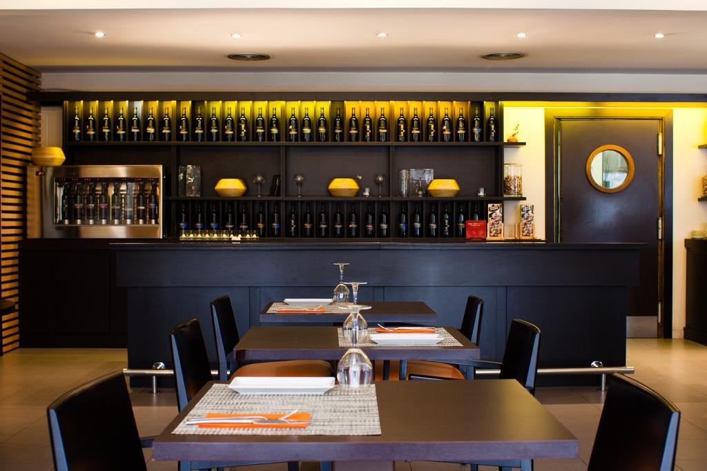Ibis Barcelona Molins De Rei Ξενοδοχείο Εξωτερικό φωτογραφία