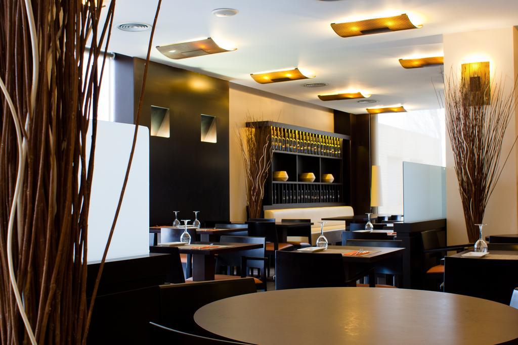 Ibis Barcelona Molins De Rei Ξενοδοχείο Εξωτερικό φωτογραφία
